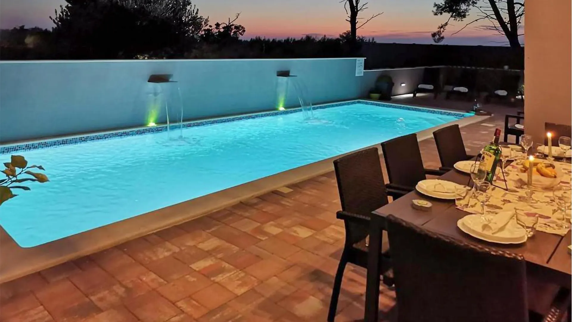 Vakantiehuis 3 Bedroom Stunning Home In Privlaka