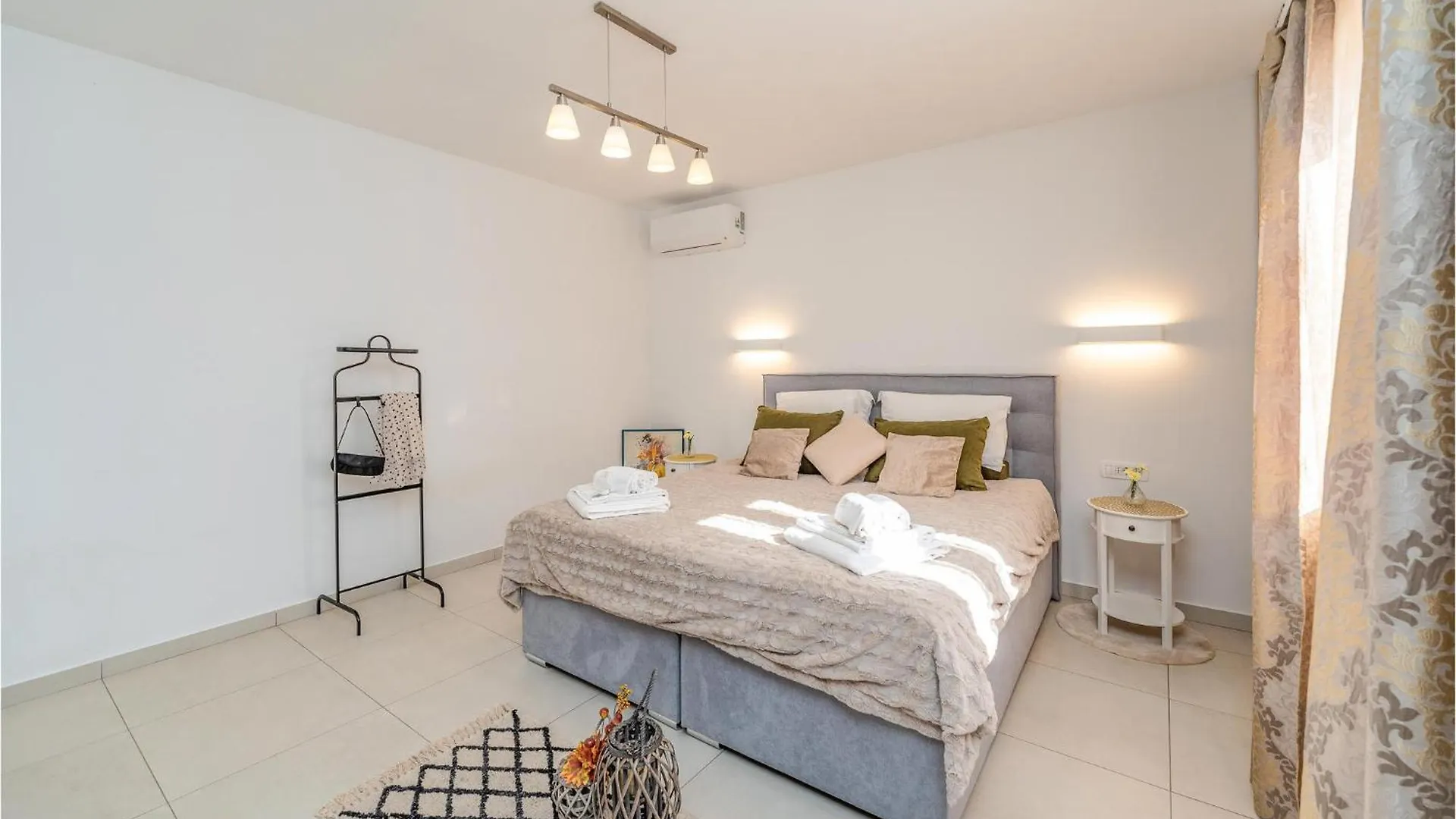 3 Bedroom Stunning Home In Privlaka Kroatië