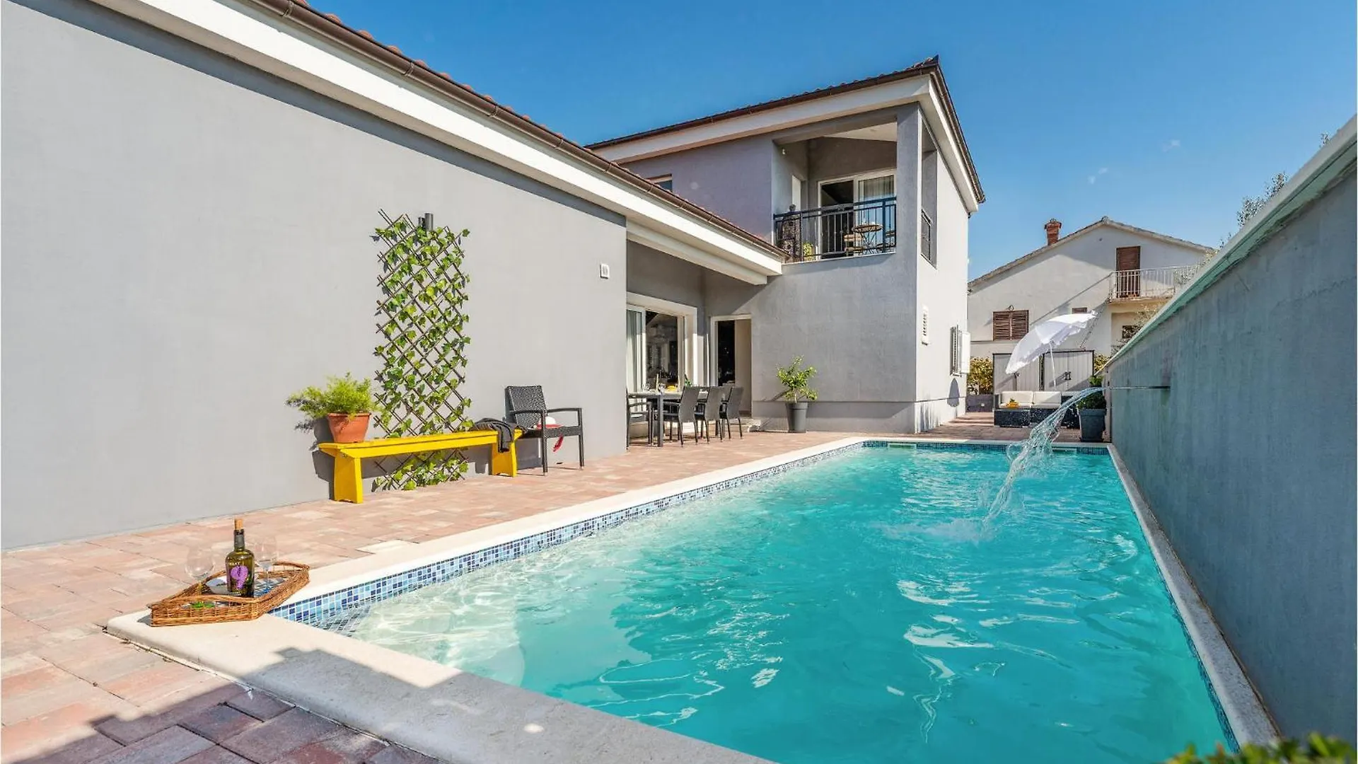 3 Bedroom Stunning Home In Privlaka